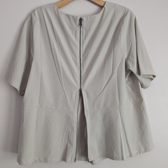 Ingrid + Isabel Zipper Back Maternity Top - Picture 4 of 6